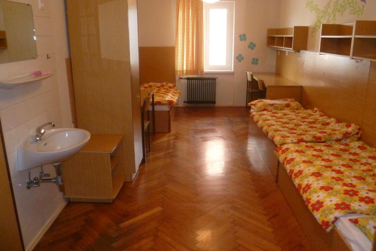 Hostel Tabor Liubliana Quarto foto